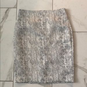 Ann Taylor Snakeskin Print Pencil Skirt - 6